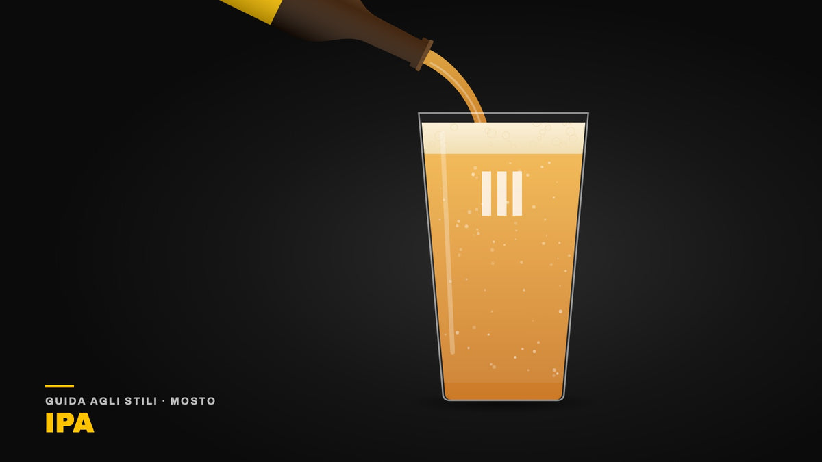 Una IPA dorata versata dalla bottiglia nella pinta Mosto